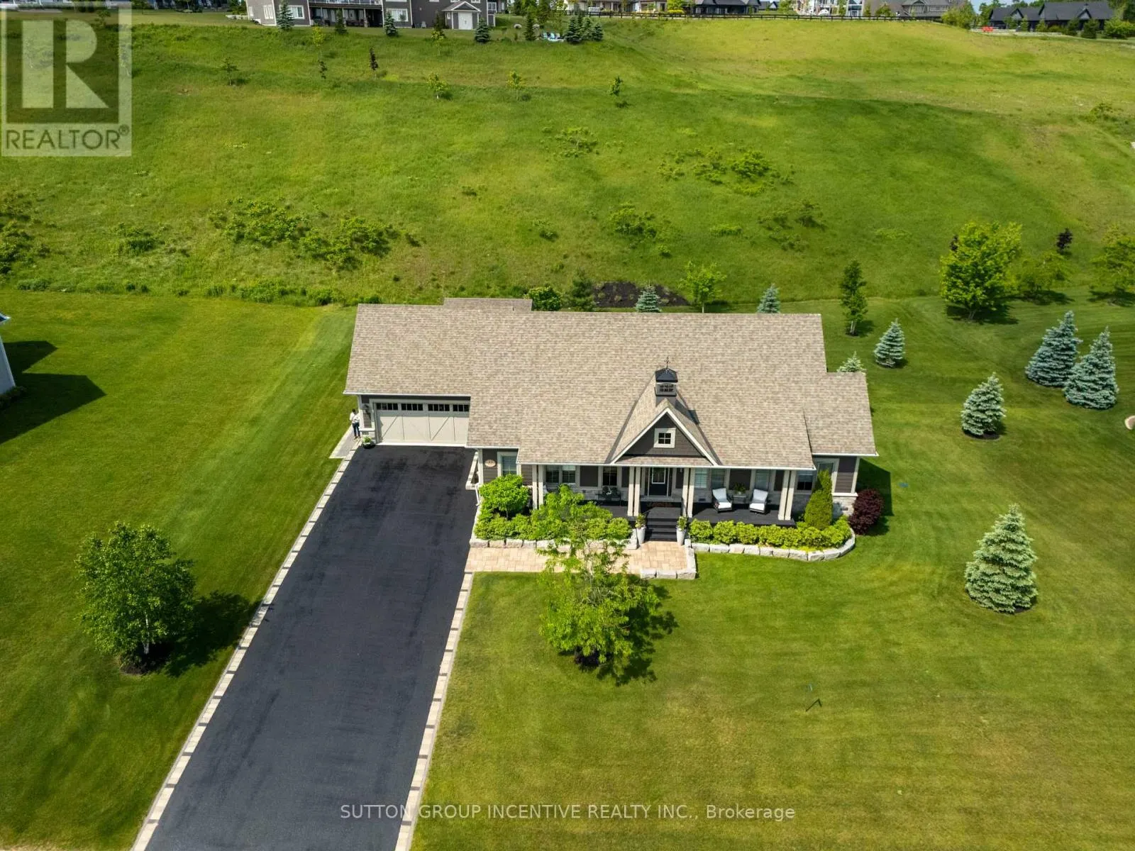22 THOROUGHBRED DRIVE