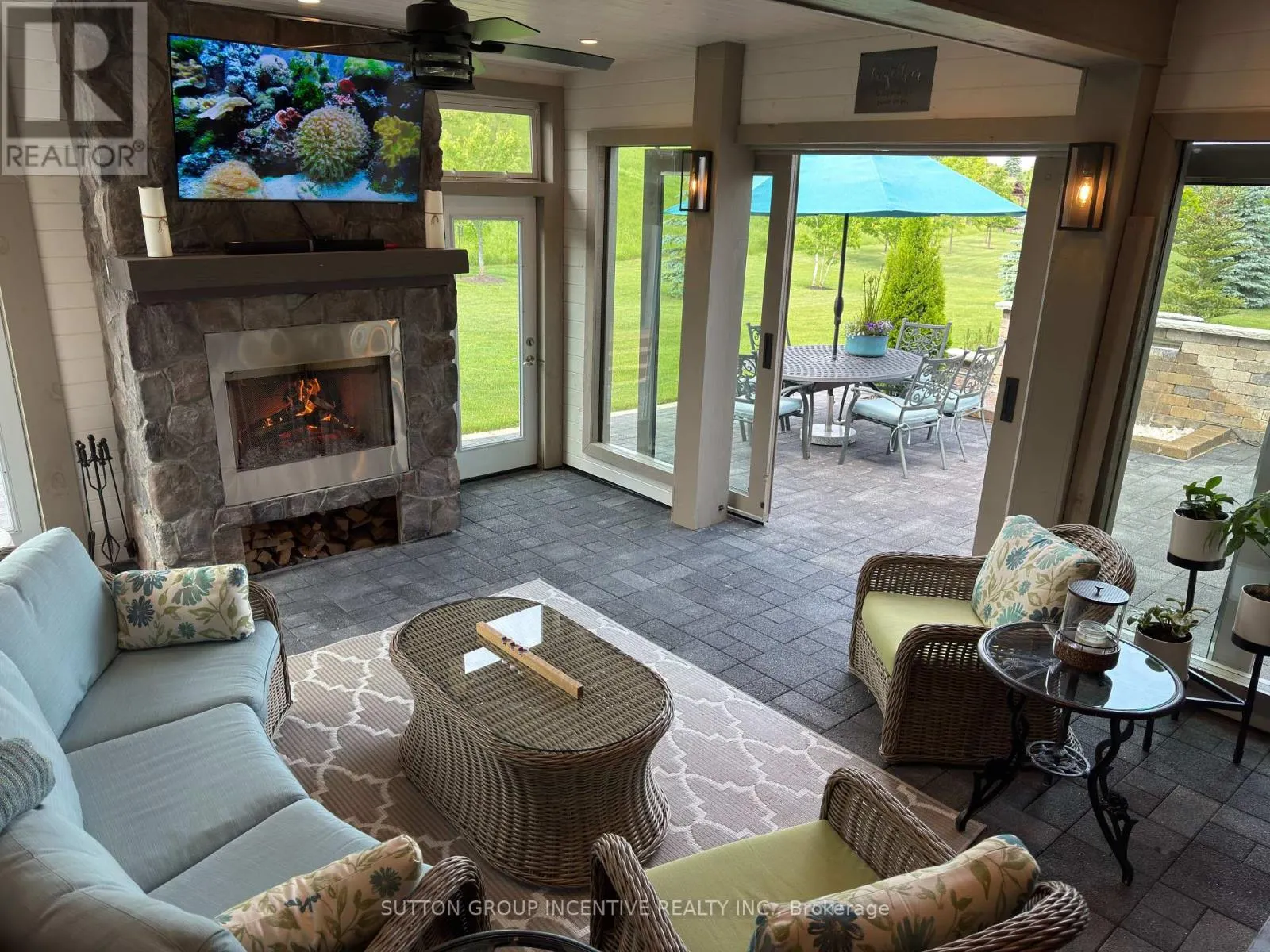 22 THOROUGHBRED DRIVE