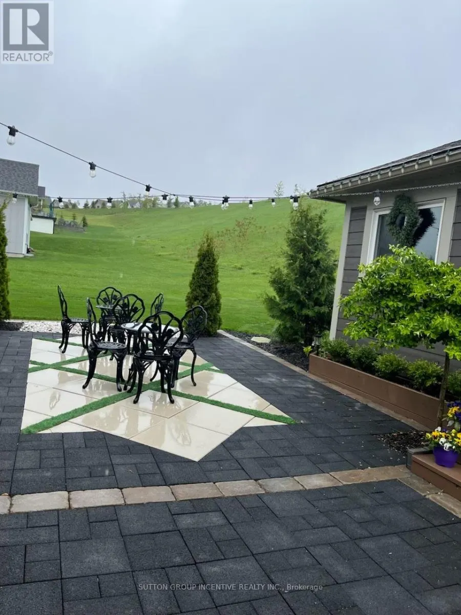 22 THOROUGHBRED DRIVE