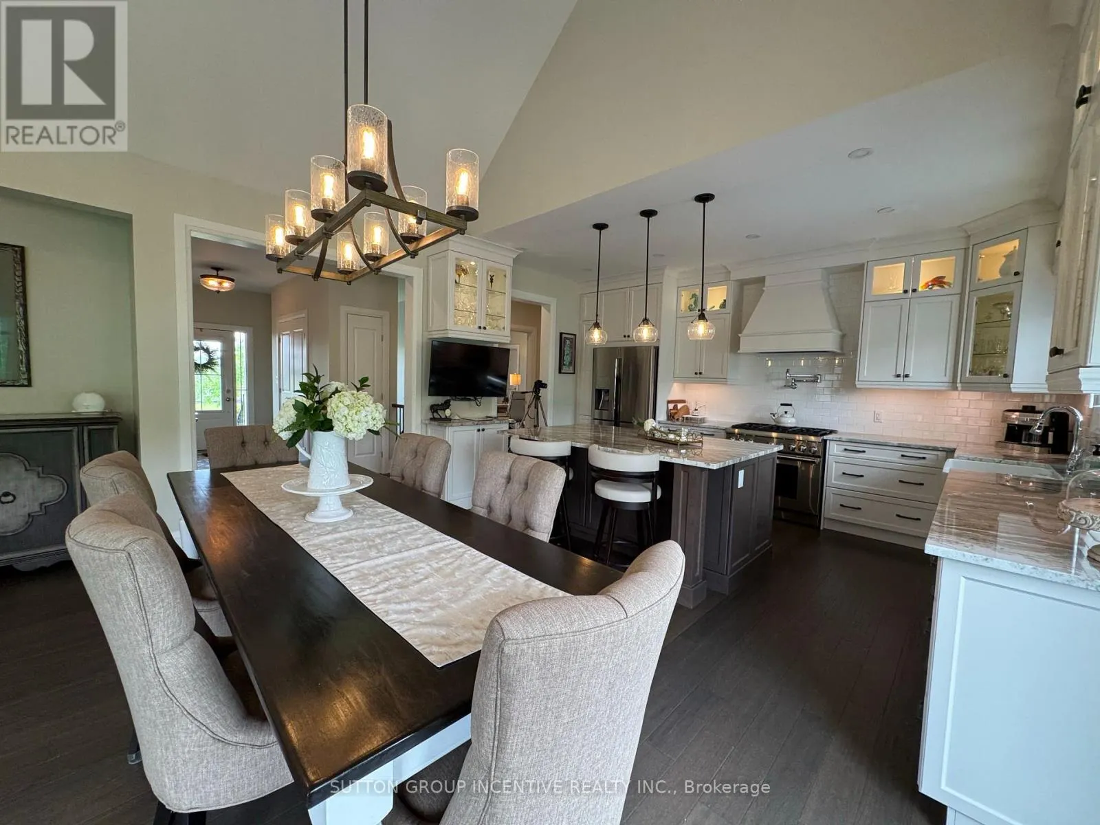 22 THOROUGHBRED DRIVE