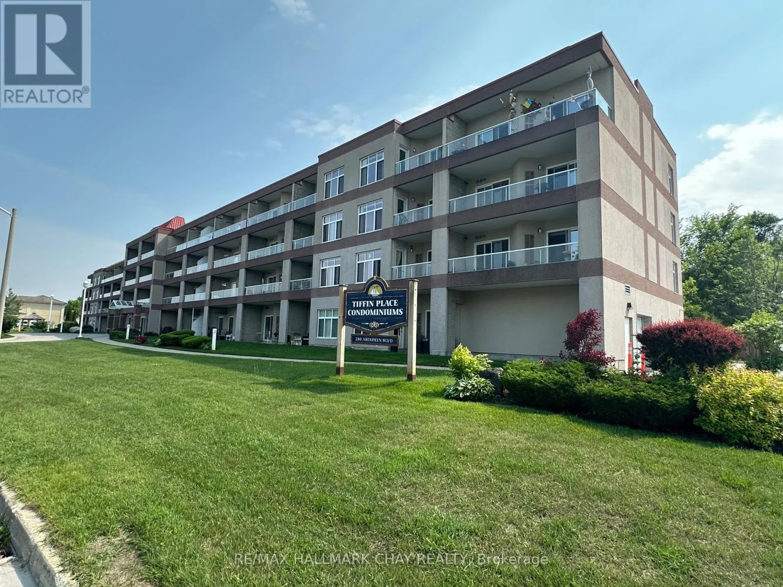403-PH3 - 280 ABERDEEN BOULEVARD