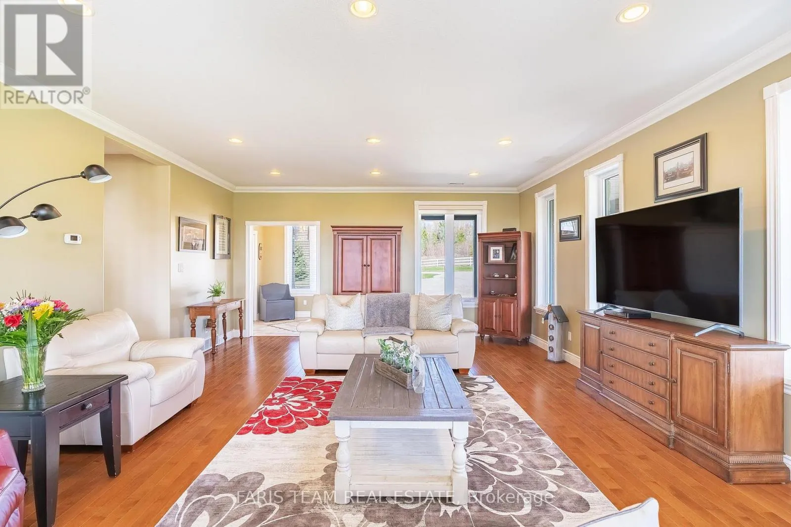 130 CONCESSION 15 W