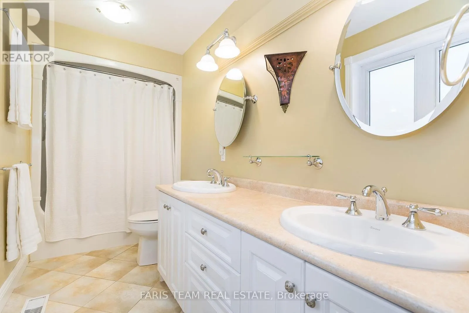130 CONCESSION 15 W