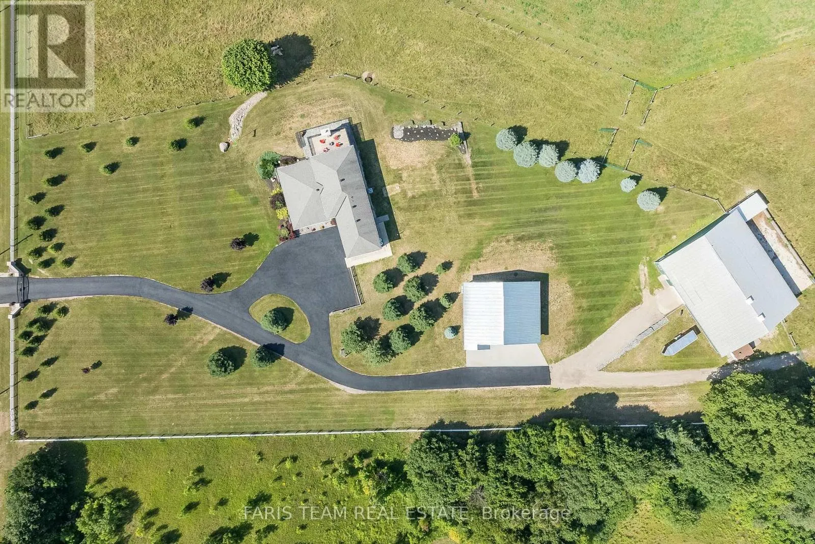 130 CONCESSION 15 W