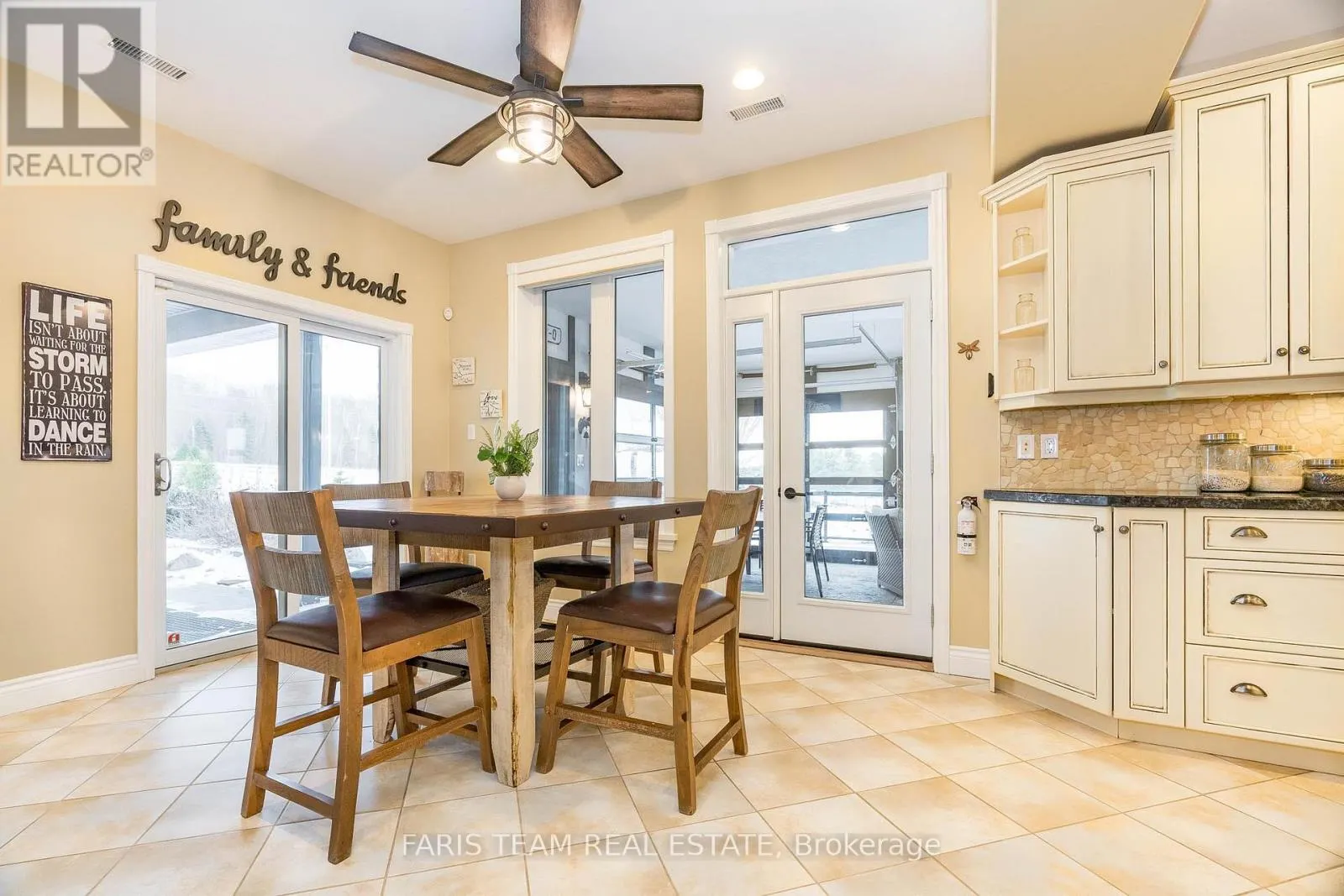 130 CONCESSION 15 W