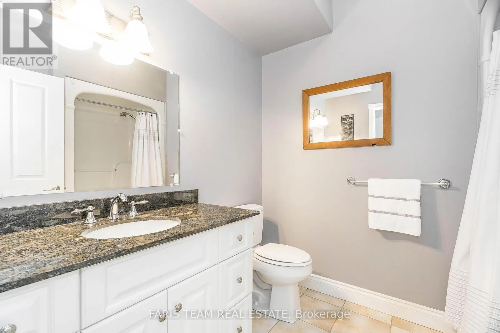 130 CONCESSION 15 W