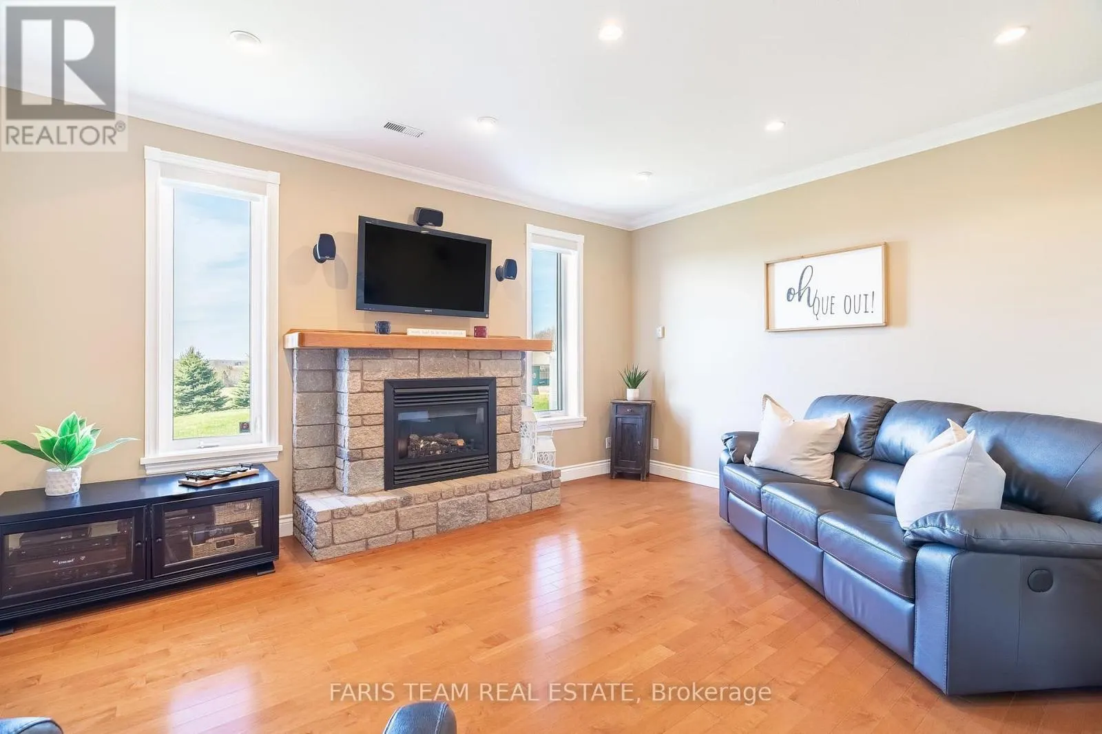 130 CONCESSION 15 W