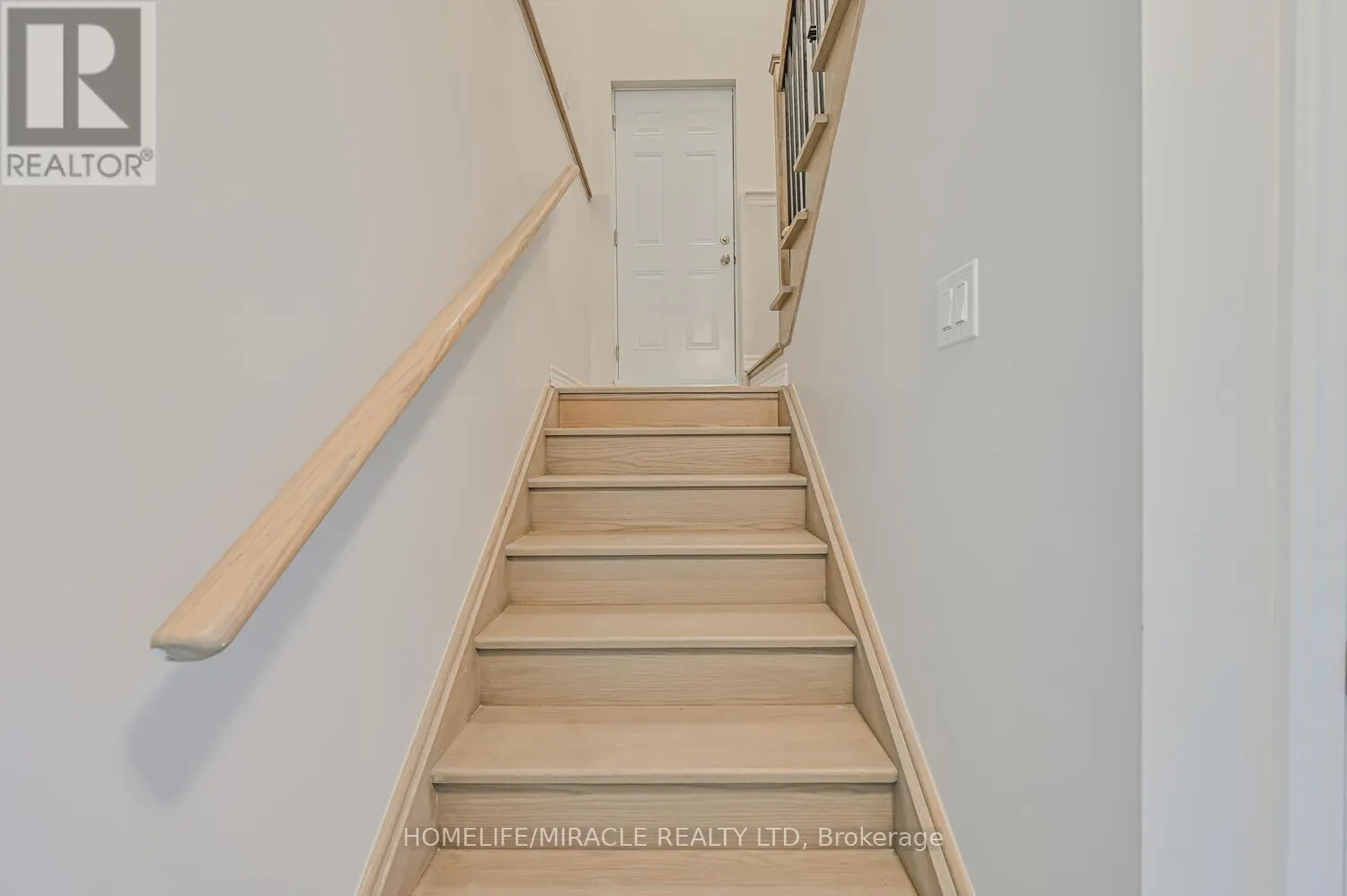 8 BEATRICE DRIVE