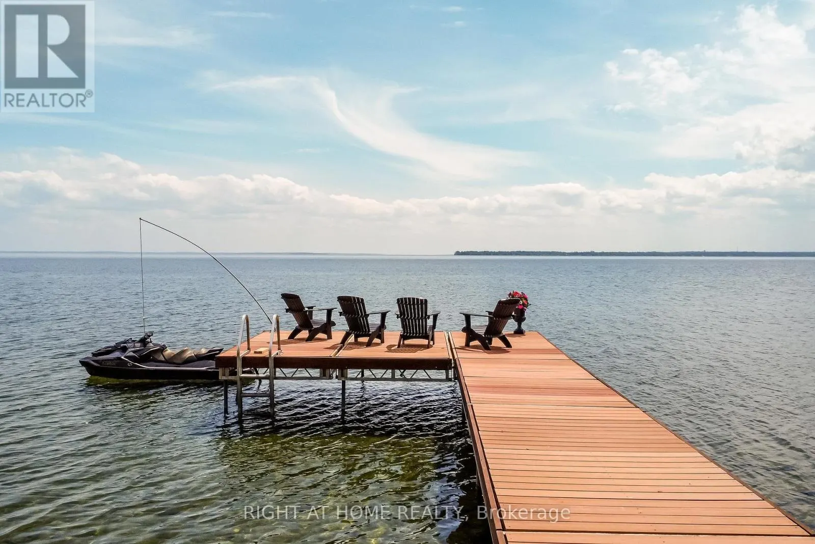 21 LAKESHORE ROAD E