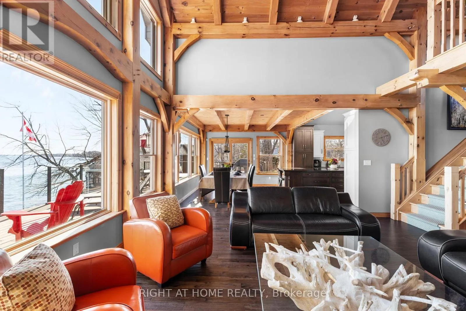 21 LAKESHORE ROAD E