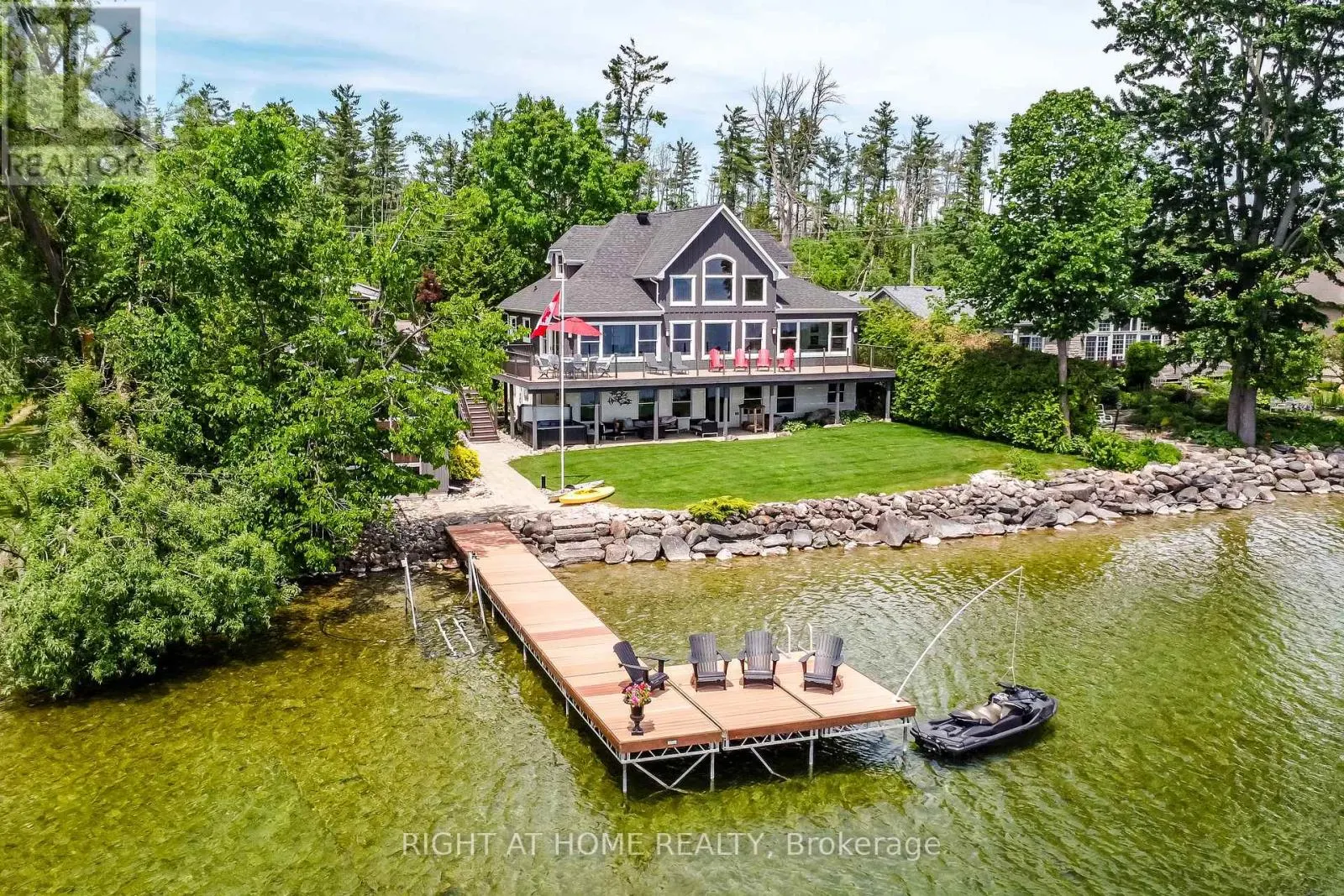 21 LAKESHORE ROAD E