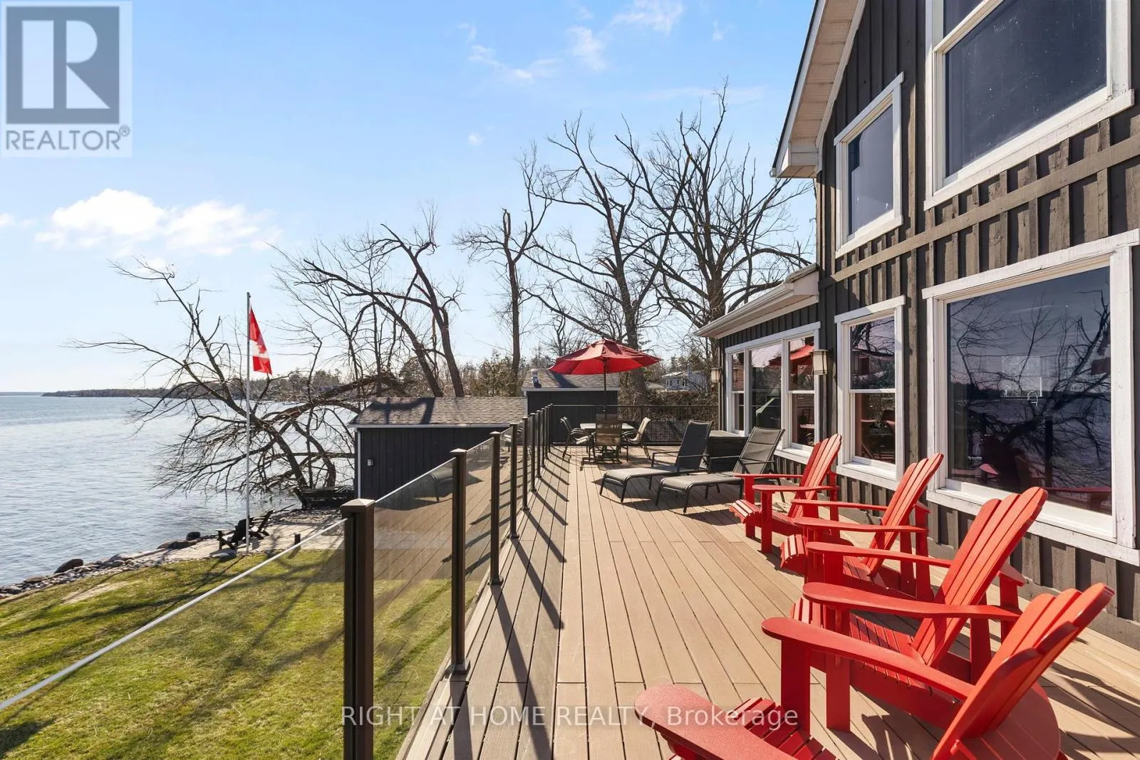 21 LAKESHORE ROAD E