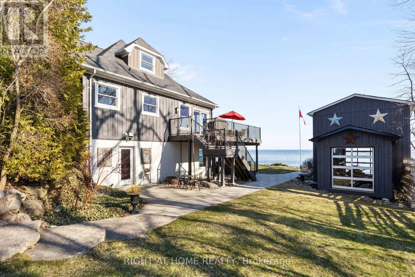 21 LAKESHORE ROAD E