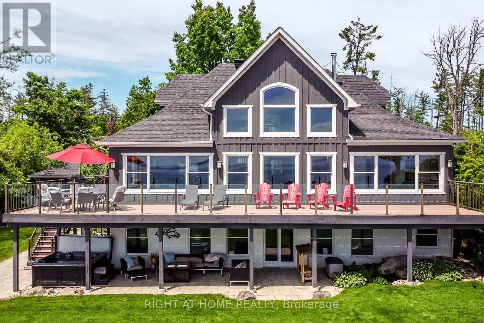 21 LAKESHORE ROAD E
