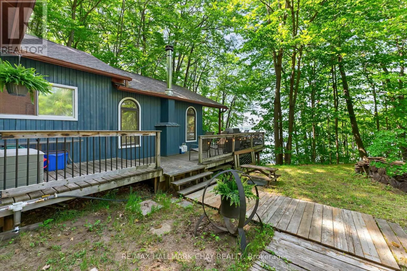 112 FARLAIN LAKE ROAD E