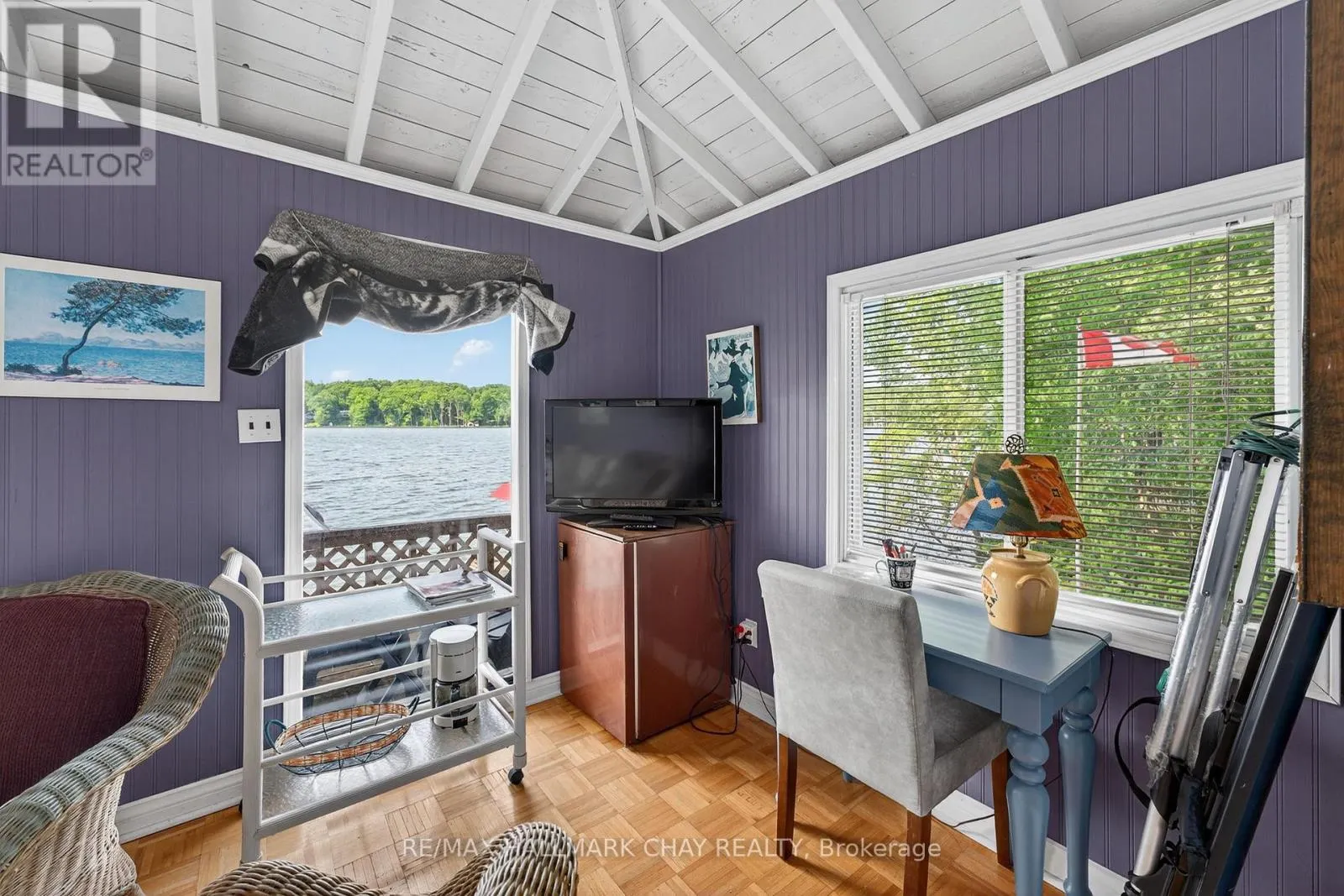 112 FARLAIN LAKE ROAD E