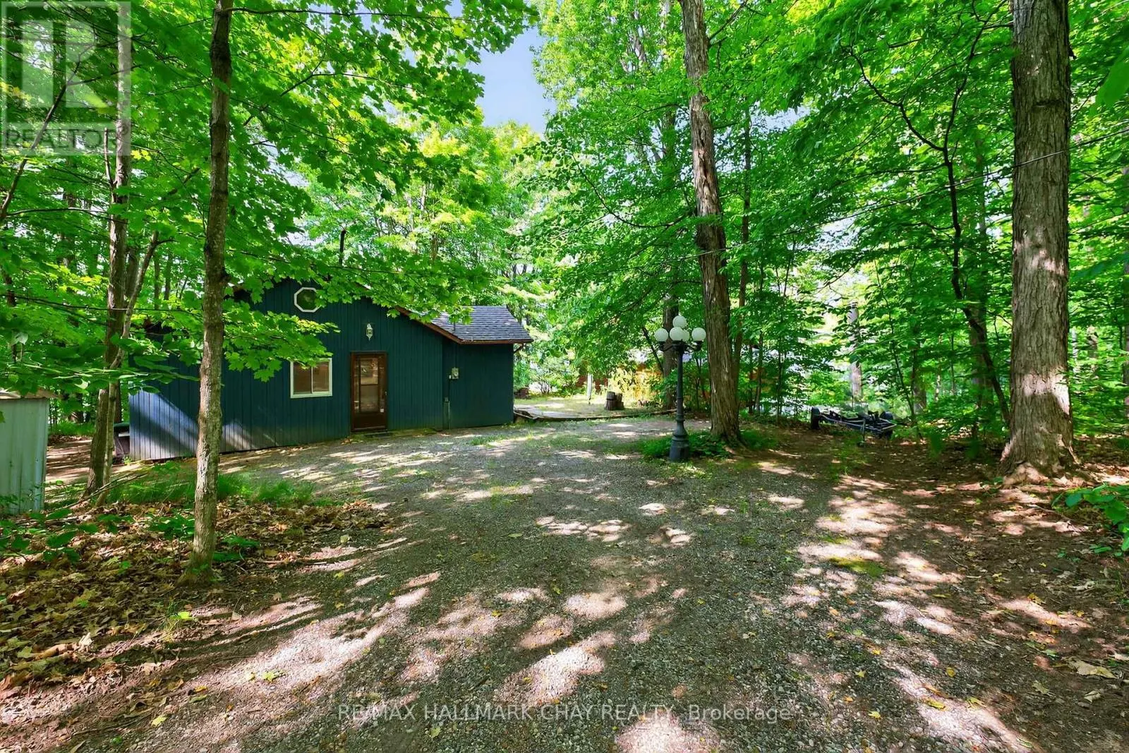 112 FARLAIN LAKE ROAD E