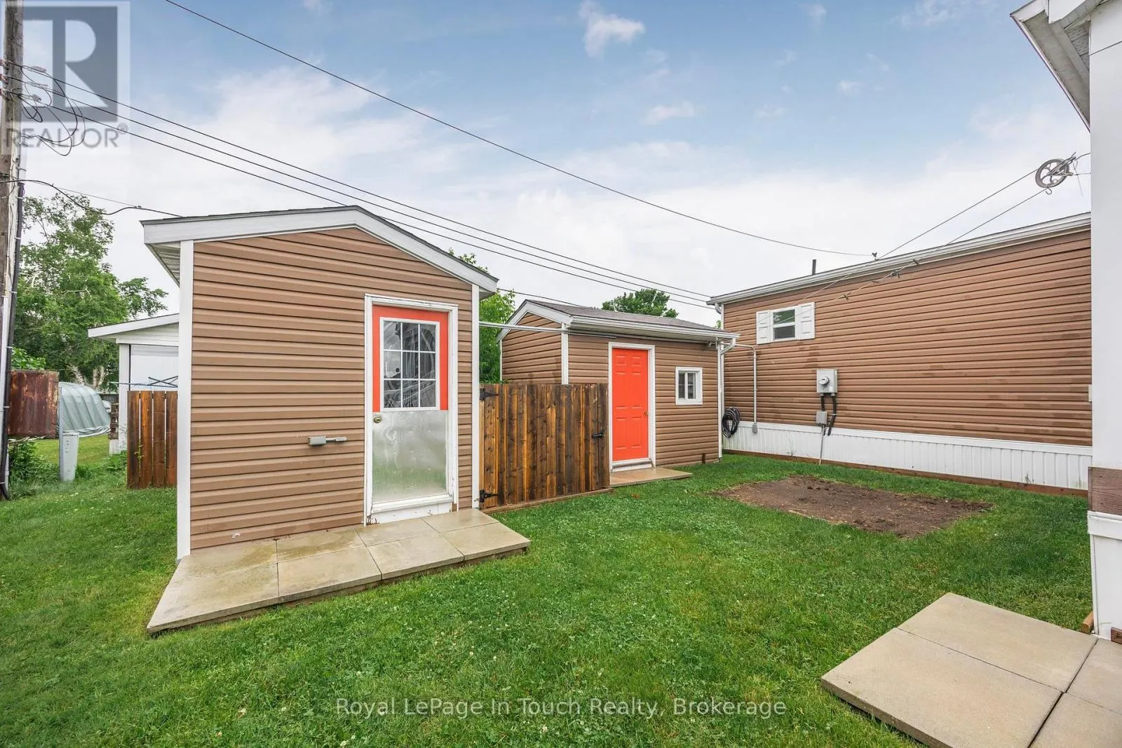 6 MAPLE LANE