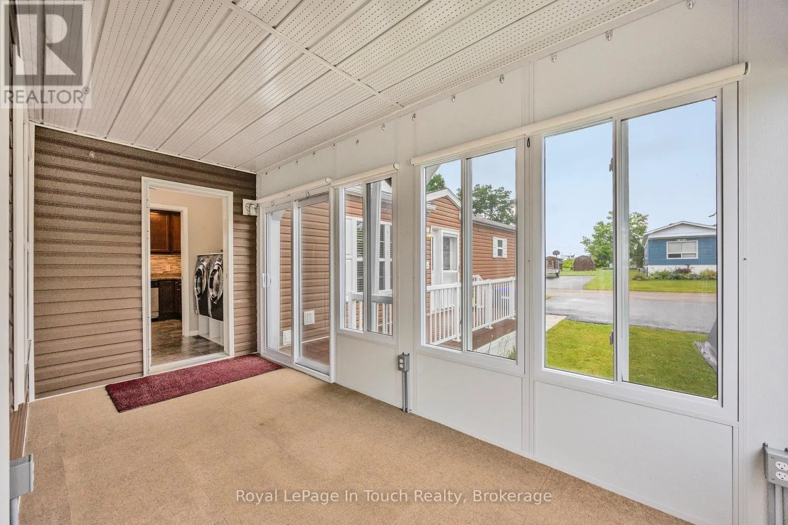 6 MAPLE LANE