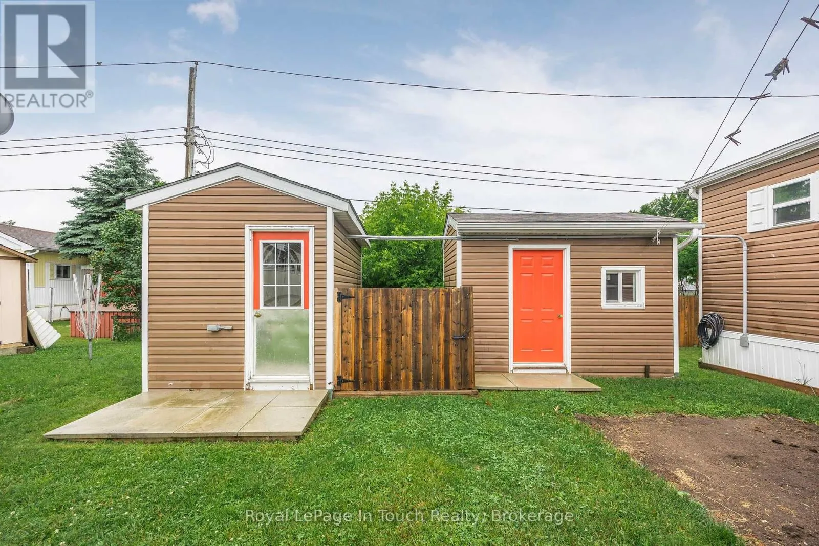 6 MAPLE LANE