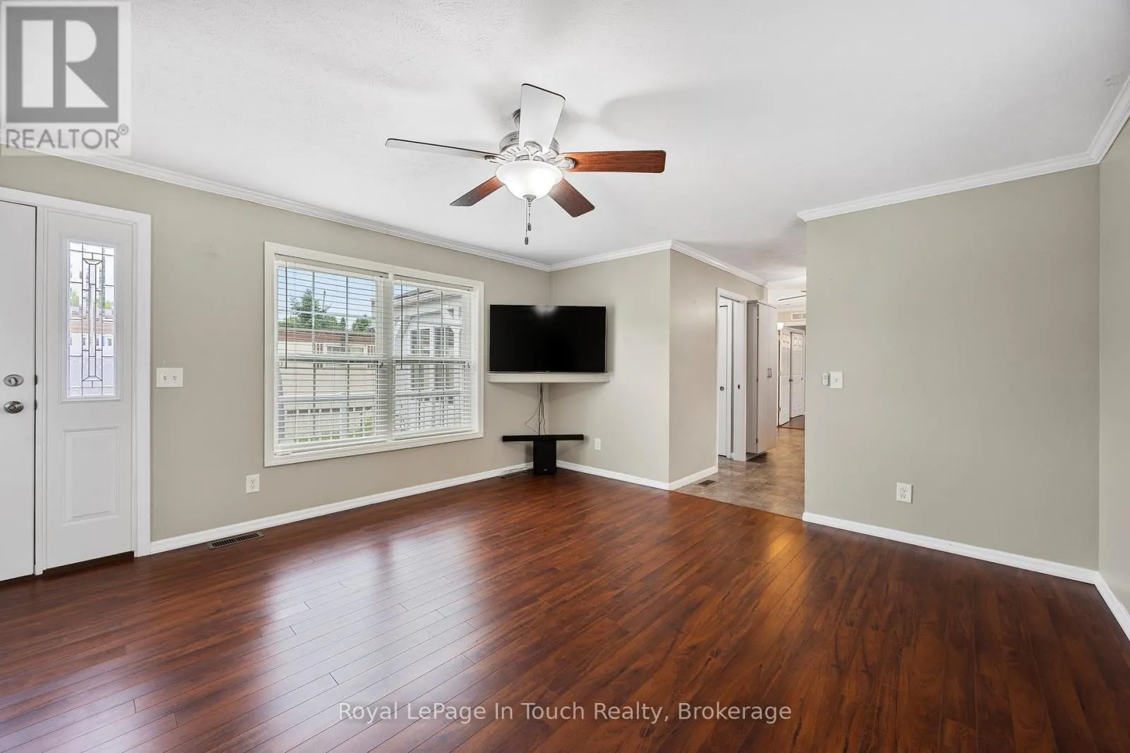 6 MAPLE LANE
