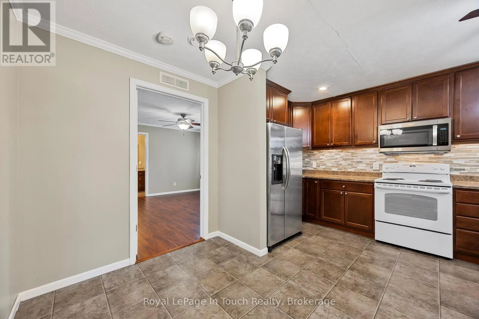 6 MAPLE LANE