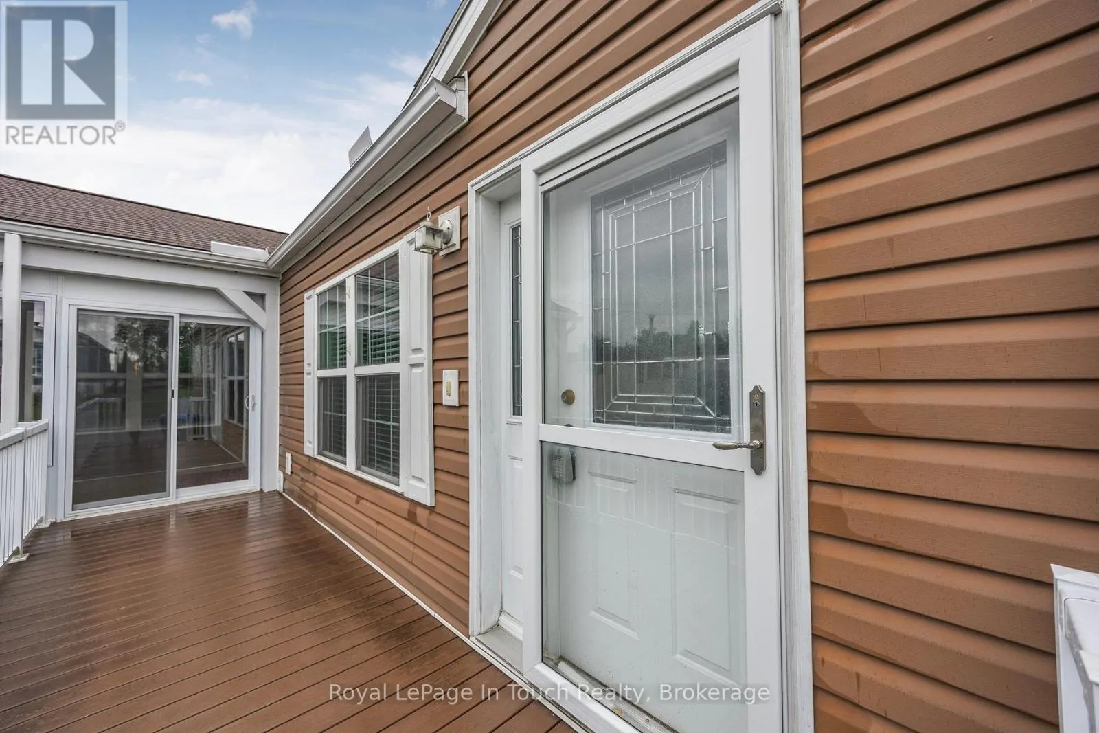 6 MAPLE LANE
