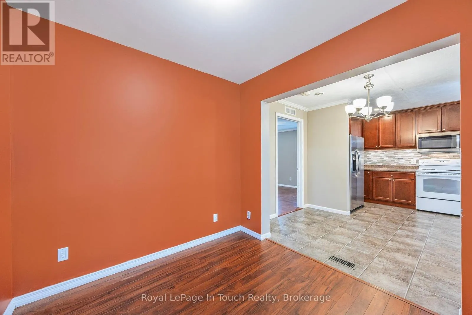 6 MAPLE LANE