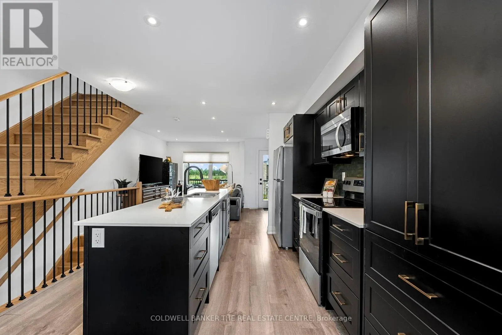 121 FAIRLANE AVENUE