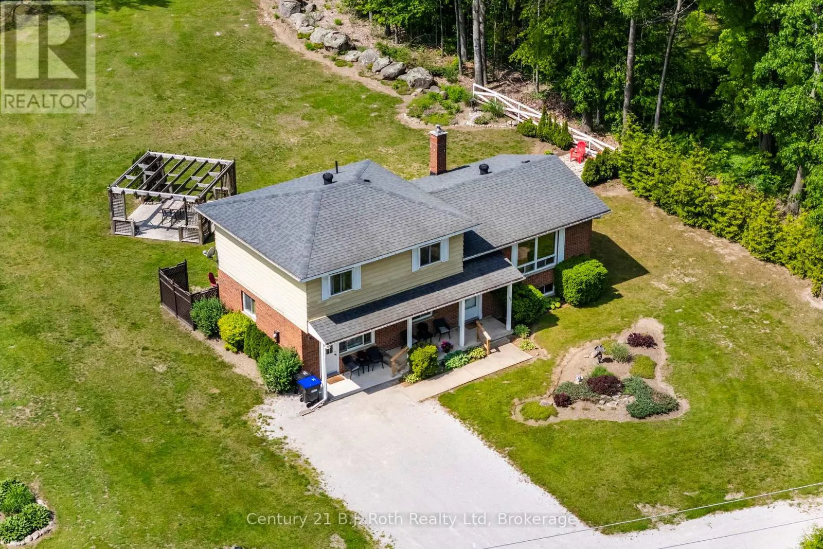 573 LAFONTAINE ROAD E