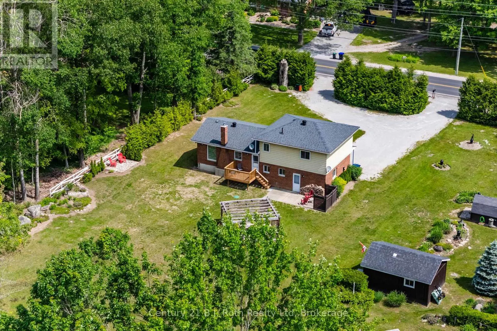 573 LAFONTAINE ROAD E