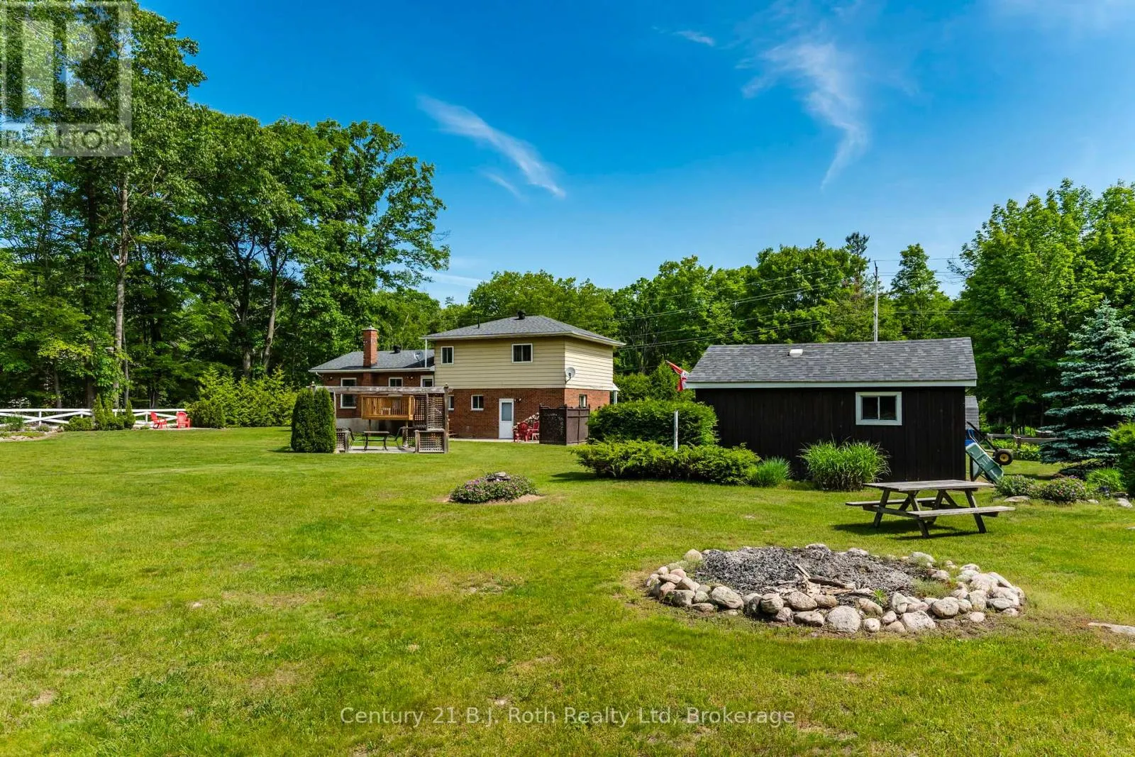 573 LAFONTAINE ROAD E