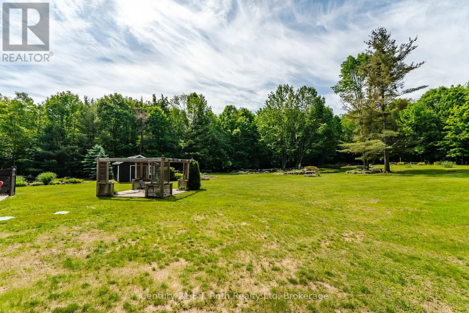 573 LAFONTAINE ROAD E