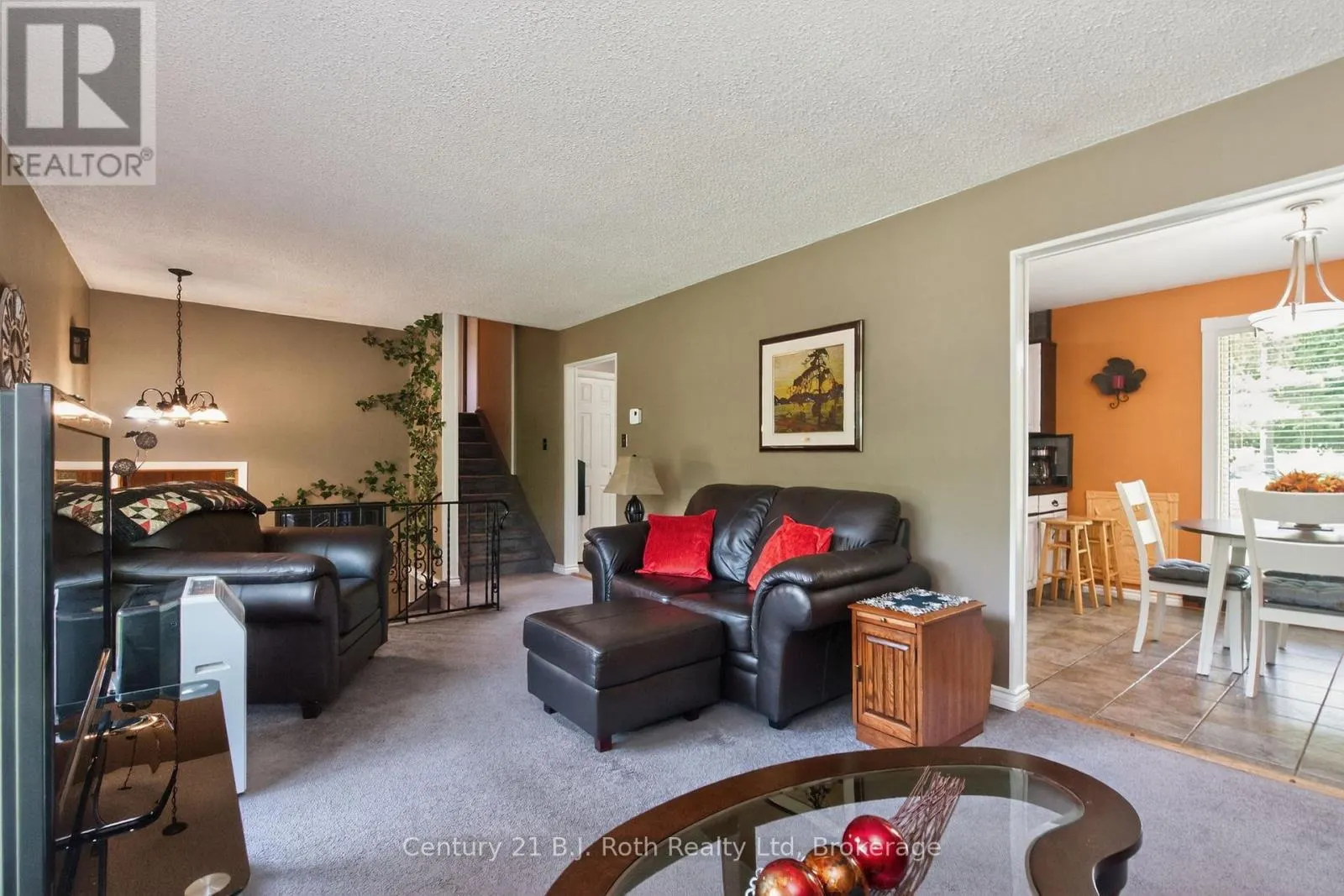 573 LAFONTAINE ROAD E
