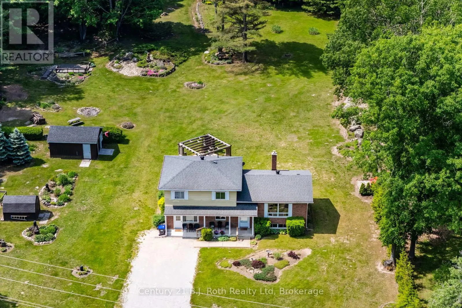 573 LAFONTAINE ROAD E
