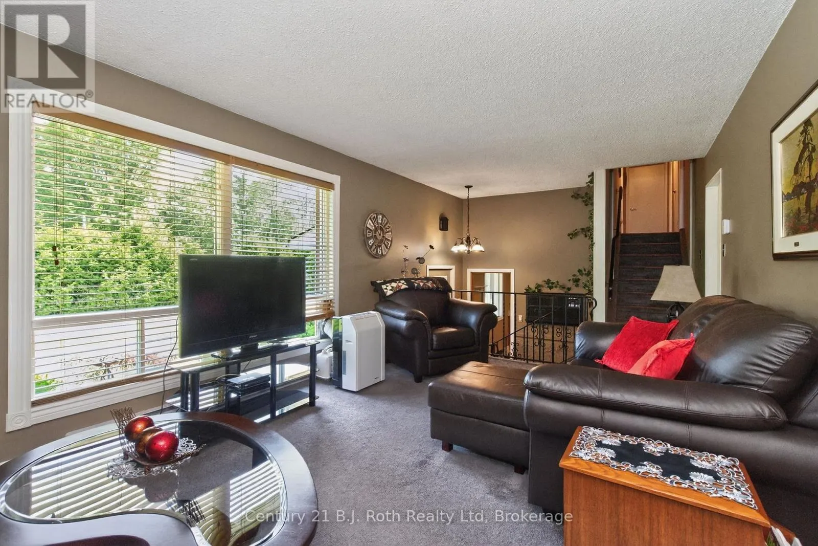 573 LAFONTAINE ROAD E