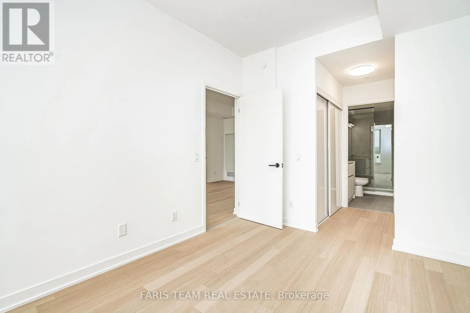 325 - 31 HURON STREET