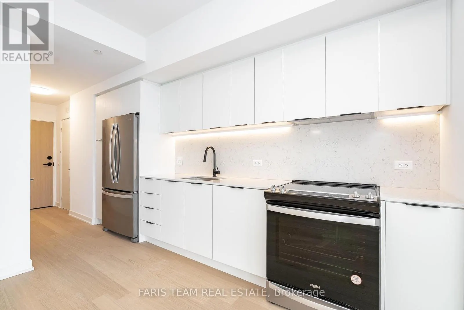 325 - 31 HURON STREET