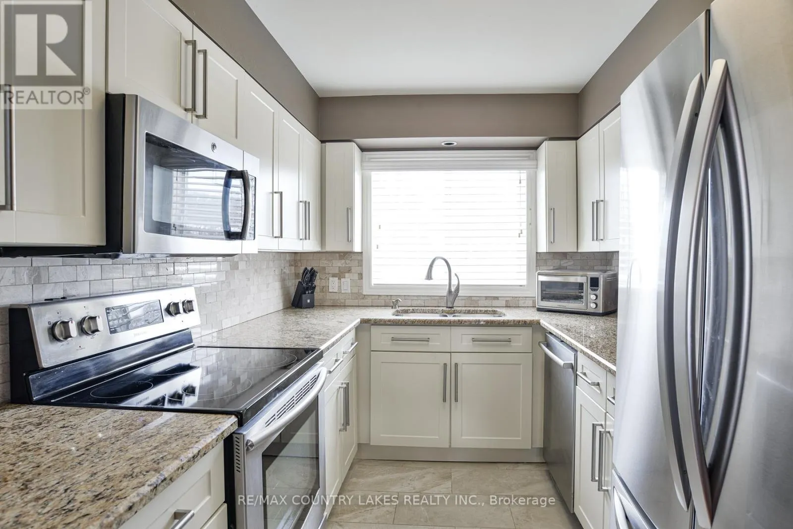 15 - 24 LAGUNA PARKWAY