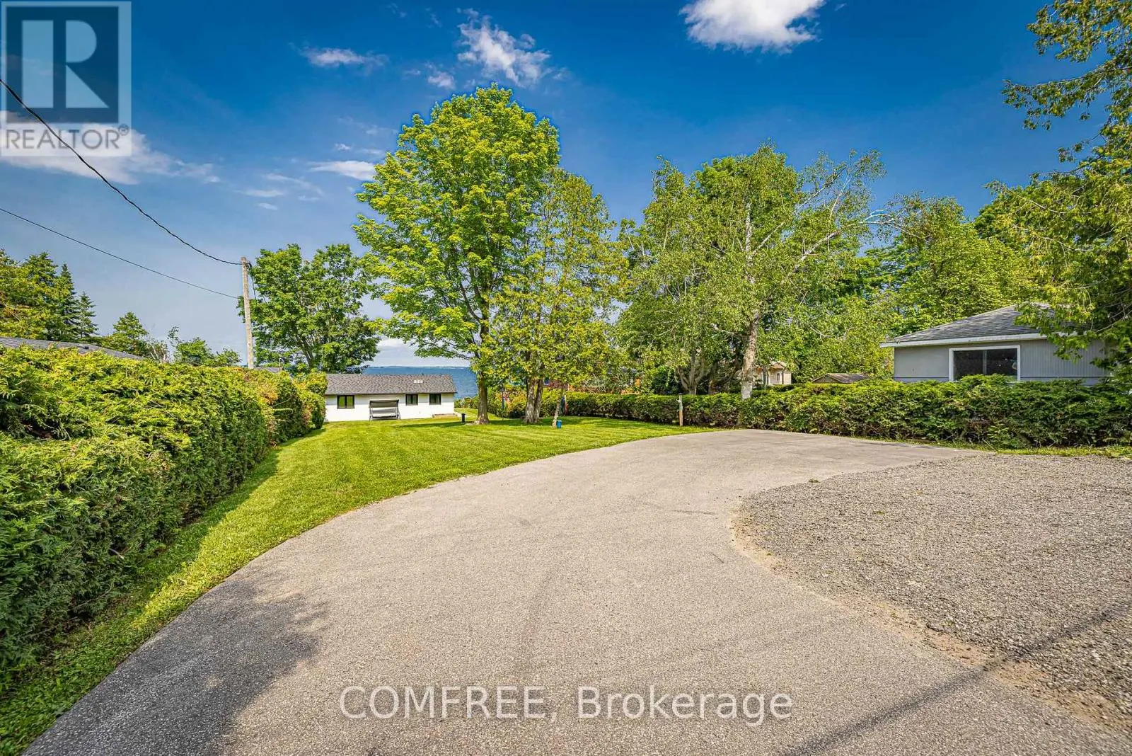 901 WOODLAND DRIVE