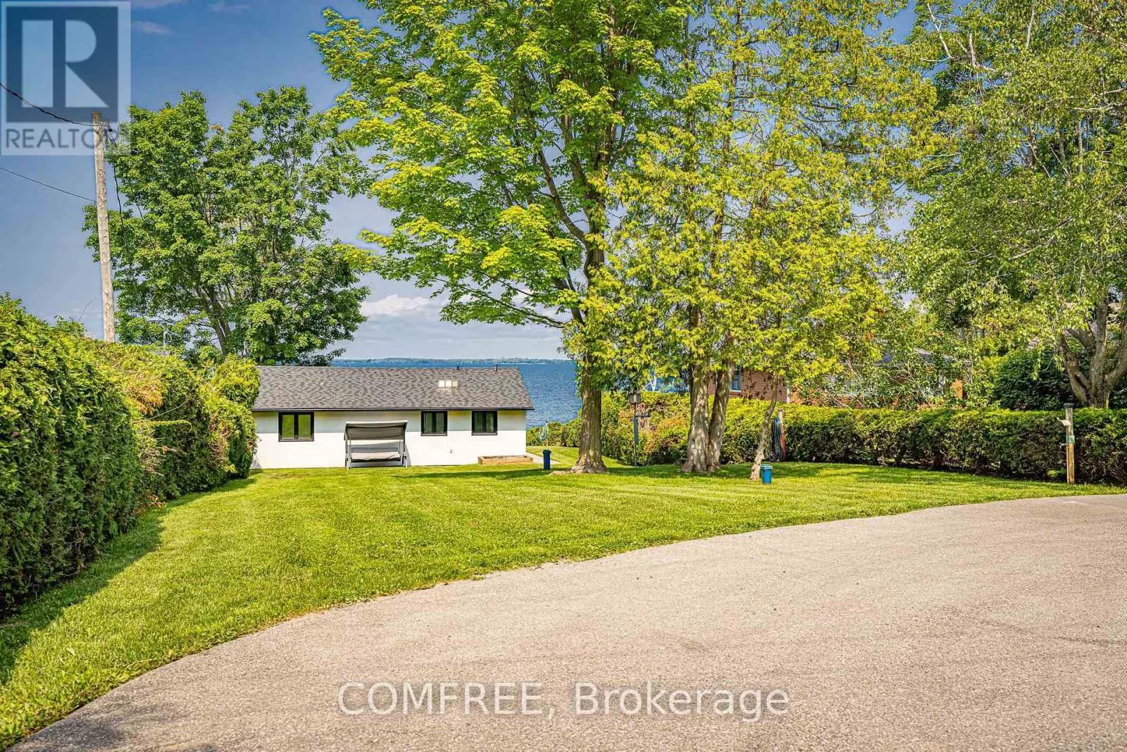 901 WOODLAND DRIVE