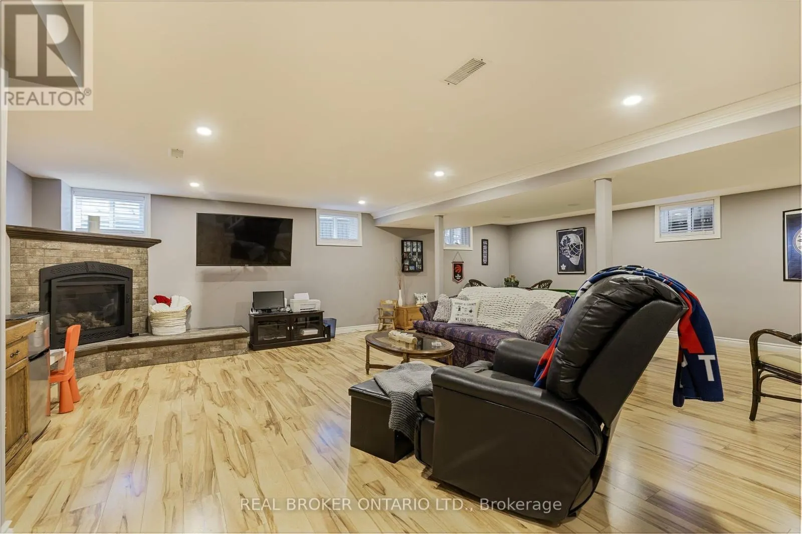 35 HOWARD DRIVE