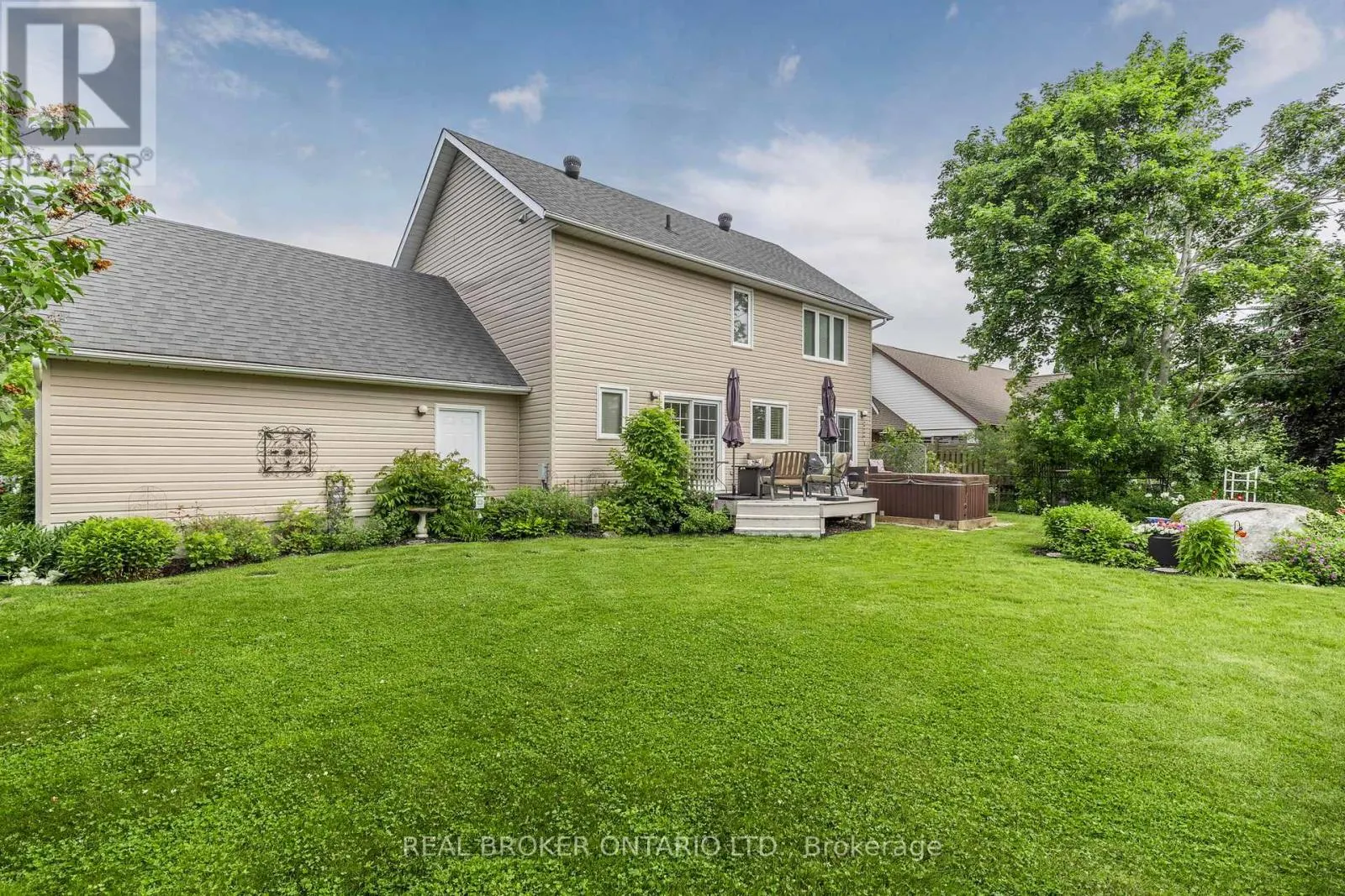 35 HOWARD DRIVE