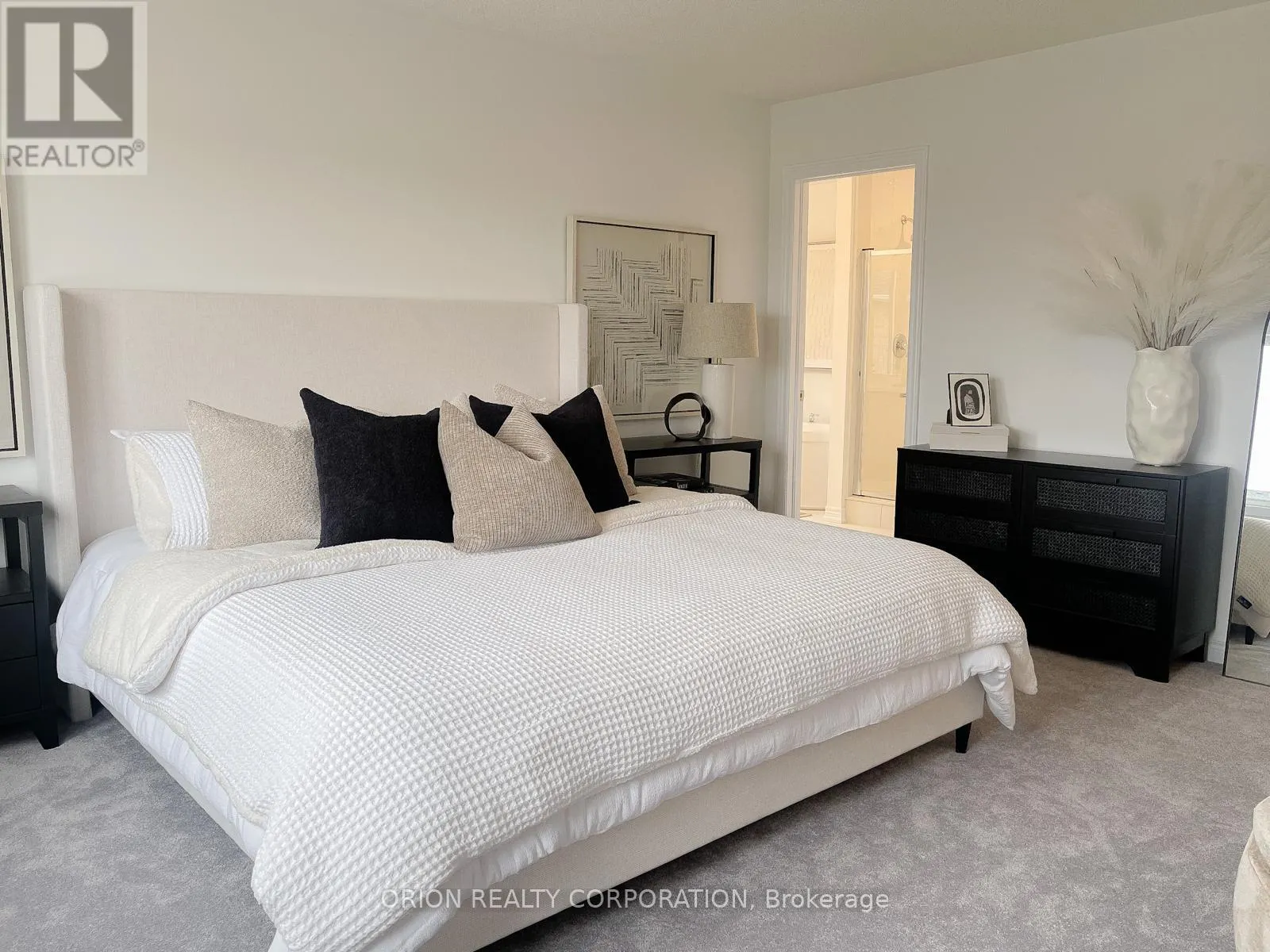 147 FENCHURCH MANOR