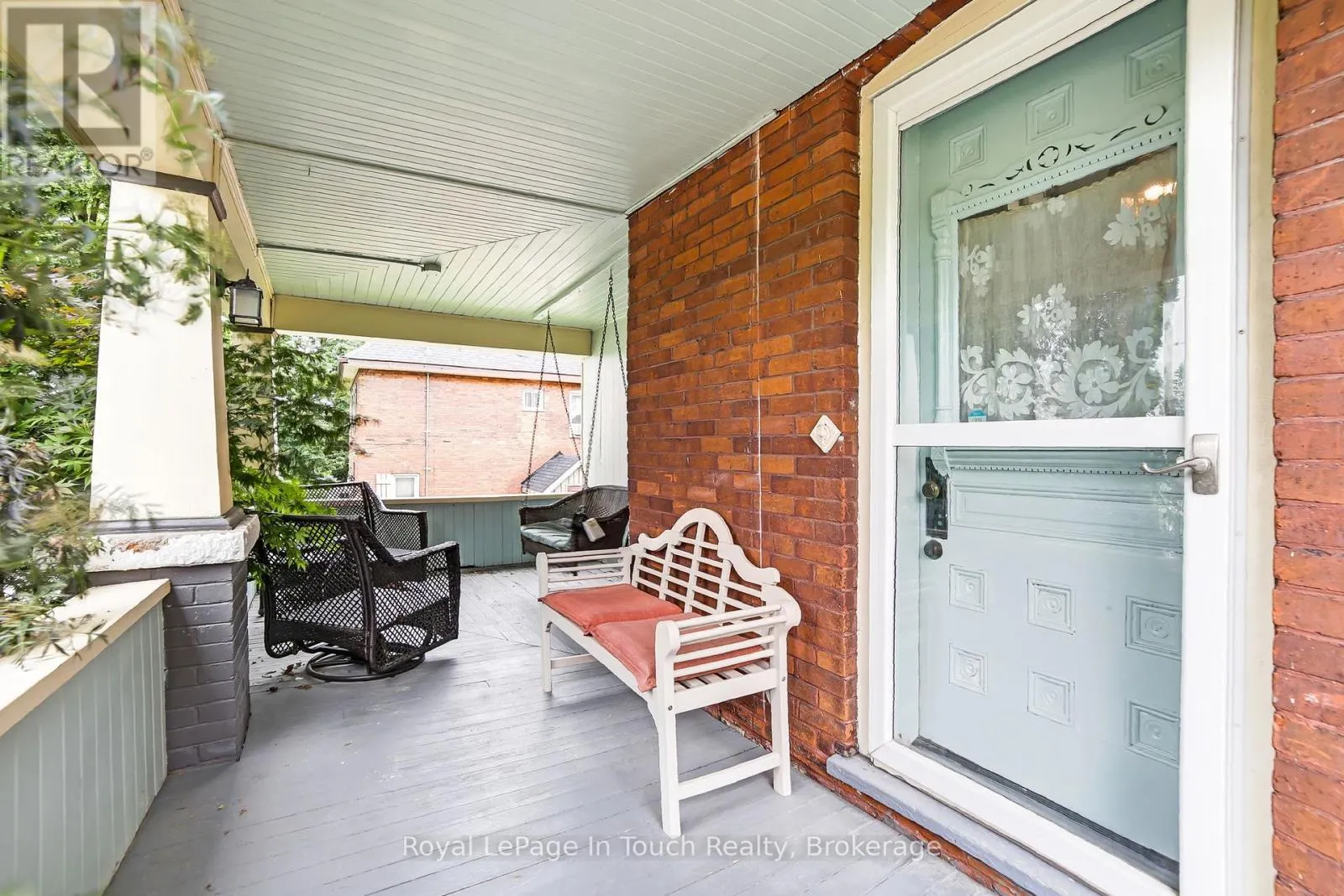 233 QUEEN STREET
