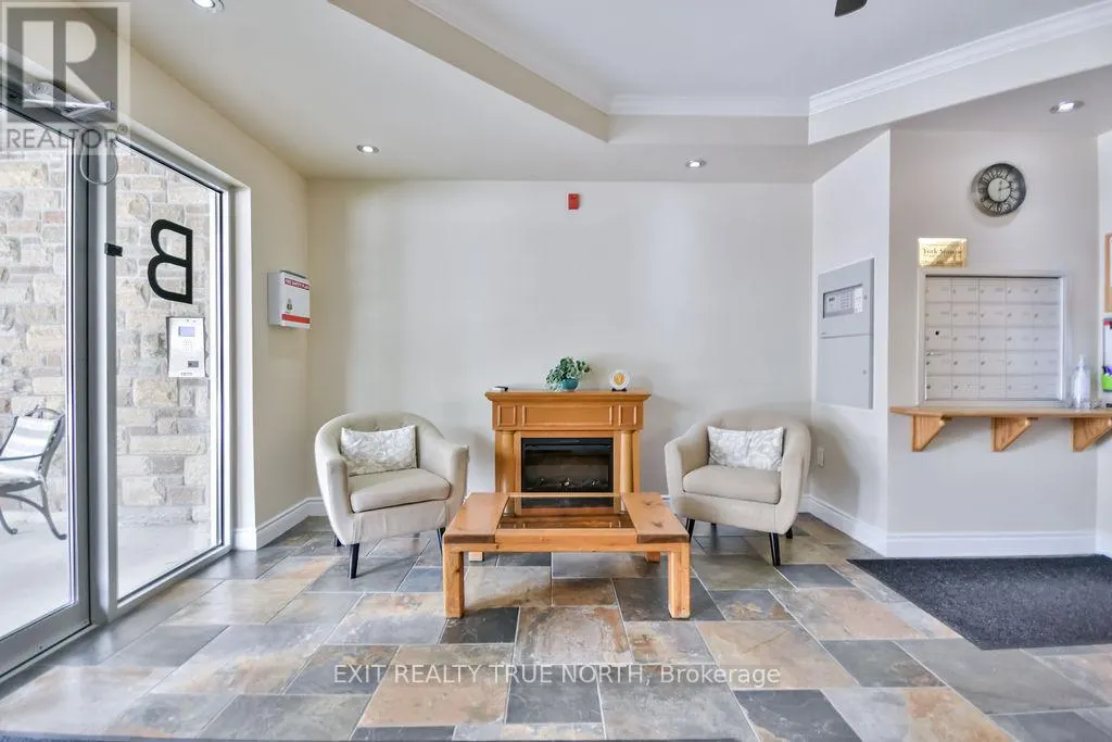 107 - 19B YONGE STREET N