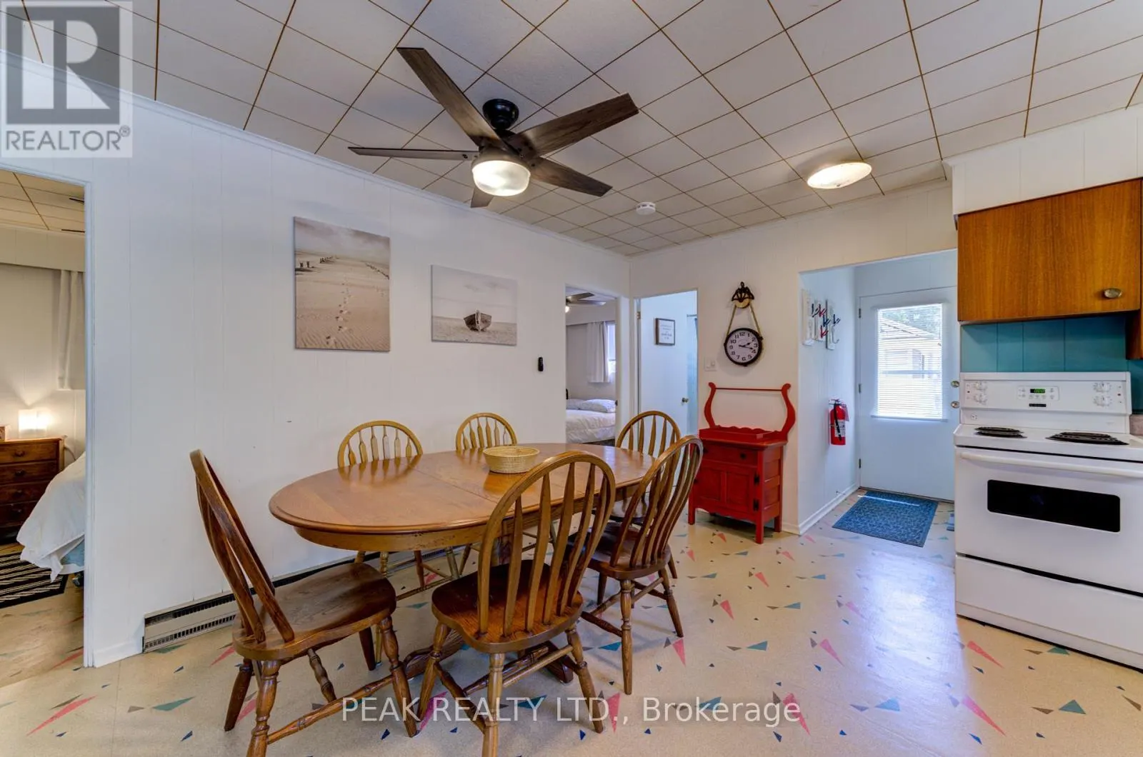 35 LAKESIDE DRIVE