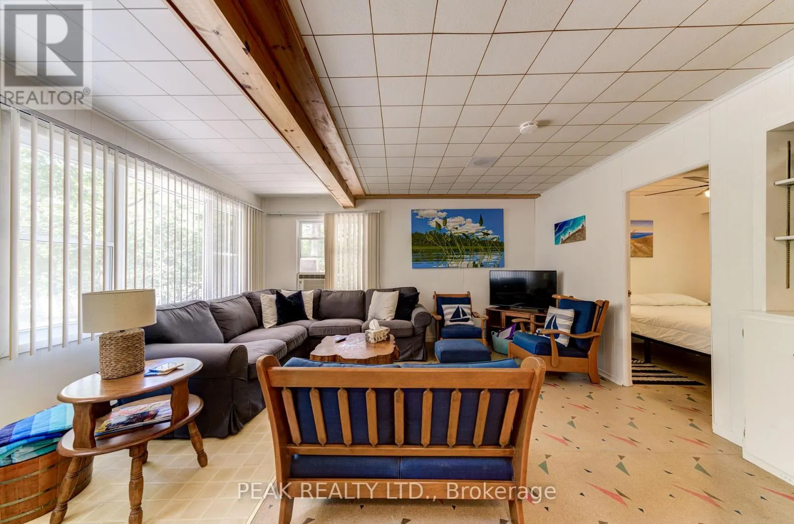 35 LAKESIDE DRIVE