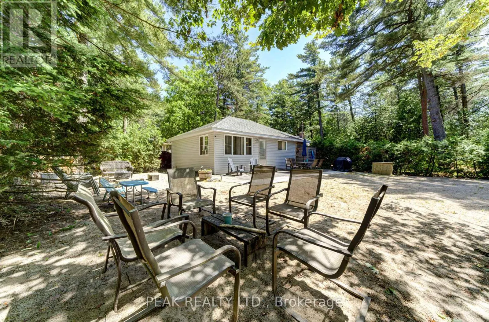 35 LAKESIDE DRIVE