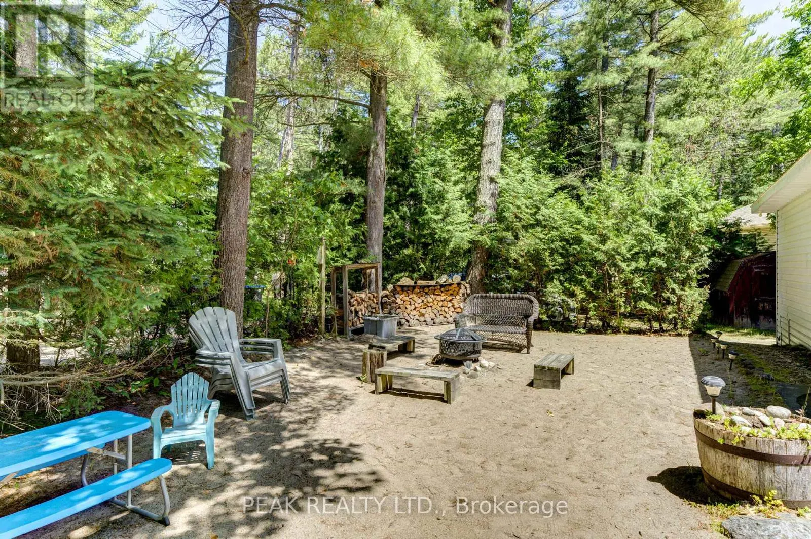 35 LAKESIDE DRIVE